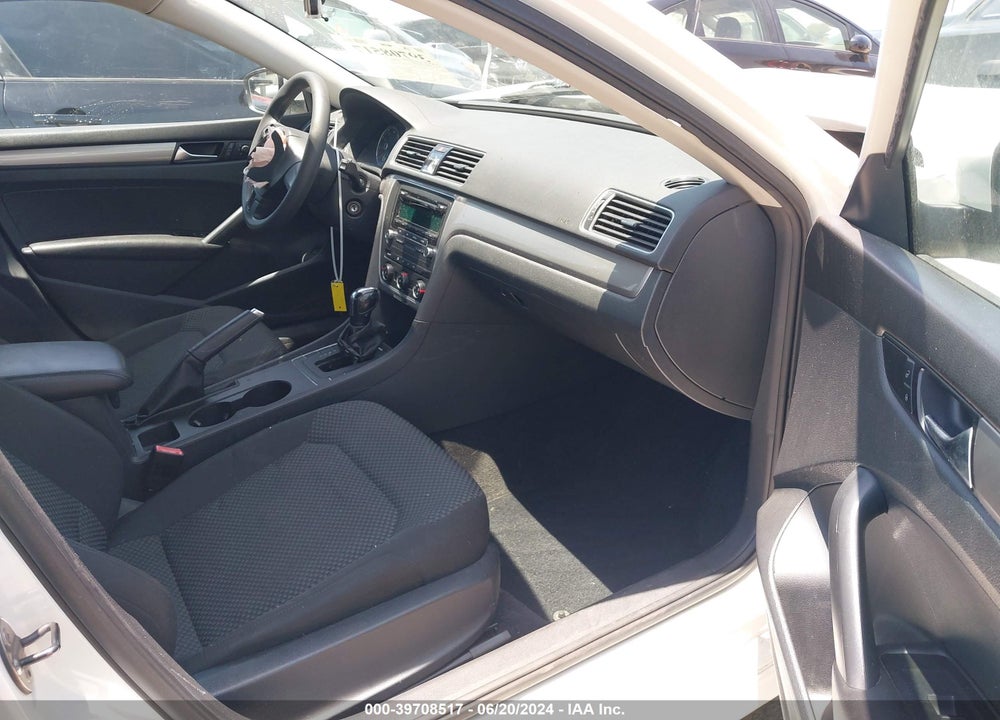 2013 VOLKSWAGEN PASSAT 2.5L S VIN: 1VWAP7A32DC145026