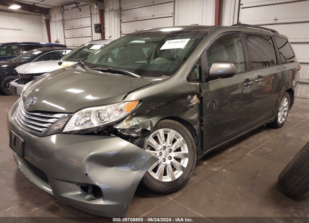 2012 TOYOTA SIENNA LIMITED V6 7 PASSENGER VIN: 5TDYK3DC5CS244831