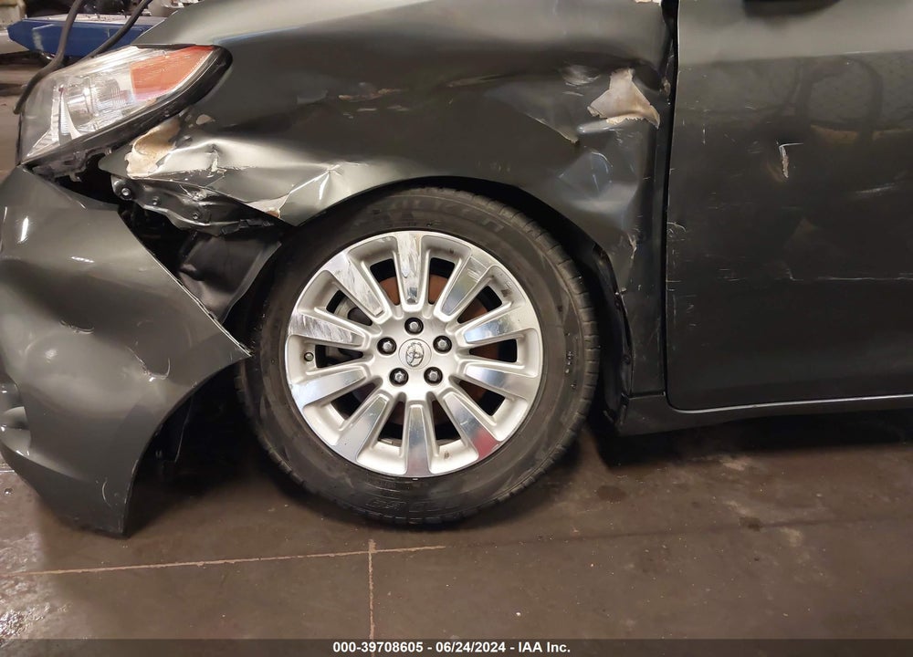2012 TOYOTA SIENNA LIMITED V6 7 PASSENGER VIN: 5TDYK3DC5CS244831