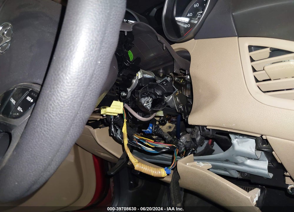 2013 HYUNDAI ELANTRA GLS VIN: KMHDH4AE2DU771291
