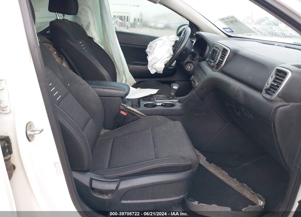 2018 KIA SPORTAGE LX VIN: KNDPM3AC8J7485347