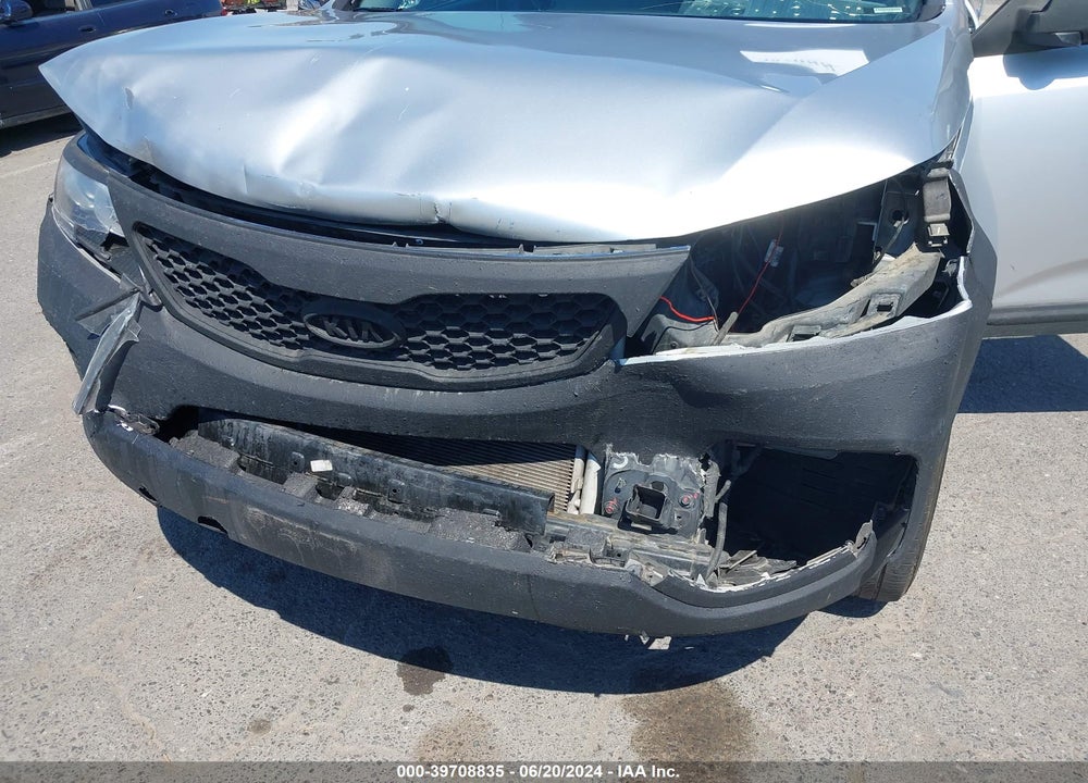 2012 KIA SORENTO LX V6 VIN: 5XYKTDA21CG281490