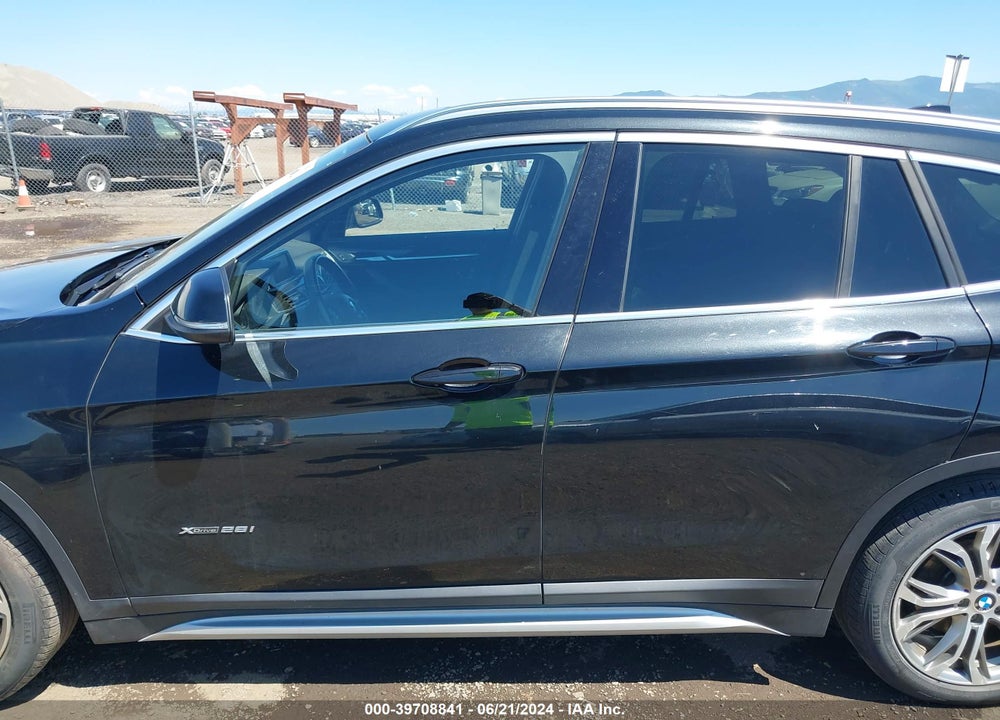 2017 BMW X1 XDRIVE28I VIN: WBXHT3Z31H4A52143