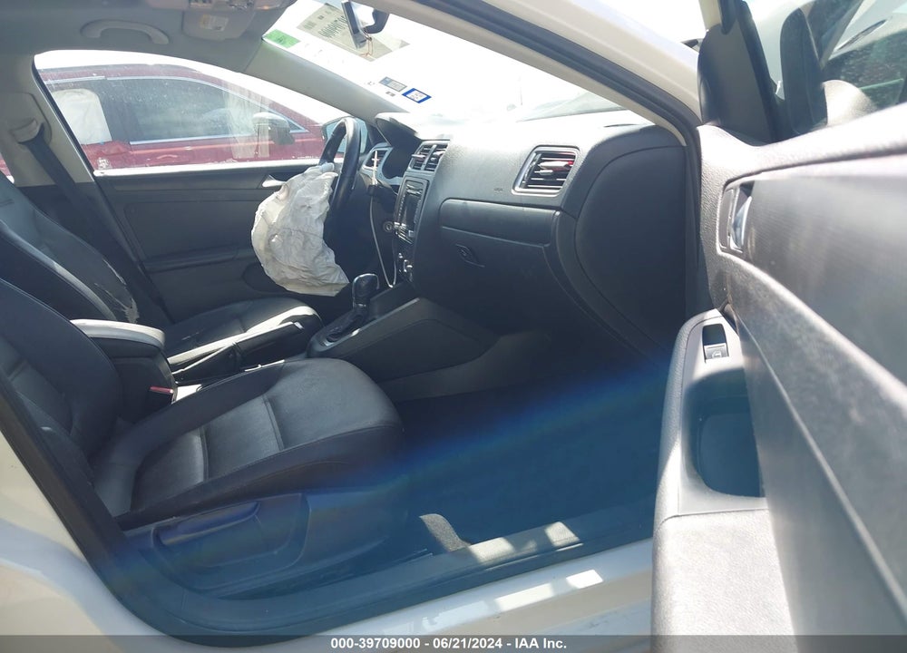 2012 VOLKSWAGEN JETTA 2.5L SE VIN: 3VWDX7AJ5CM358531