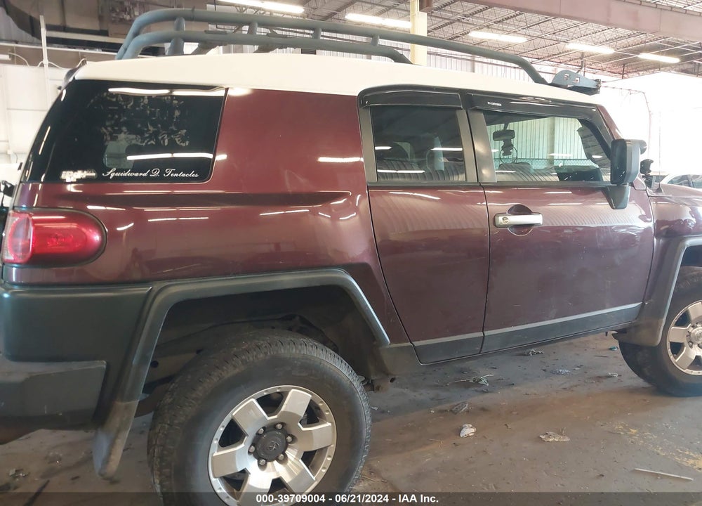 2007 TOYOTA FJ CRUISER VIN: JTEBU11F070018641