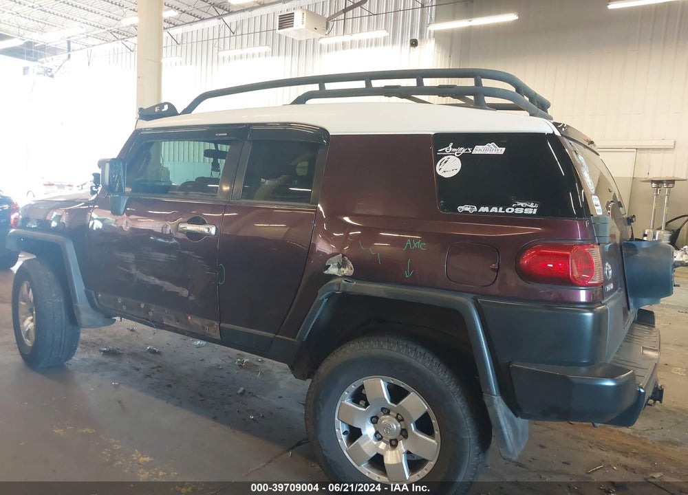 2007 TOYOTA FJ CRUISER VIN: JTEBU11F070018641