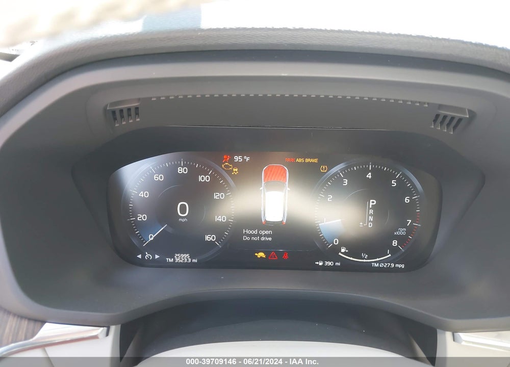 2021 VOLVO XC60 T5 MOMENTUM VIN: YV4102DK1M1700523