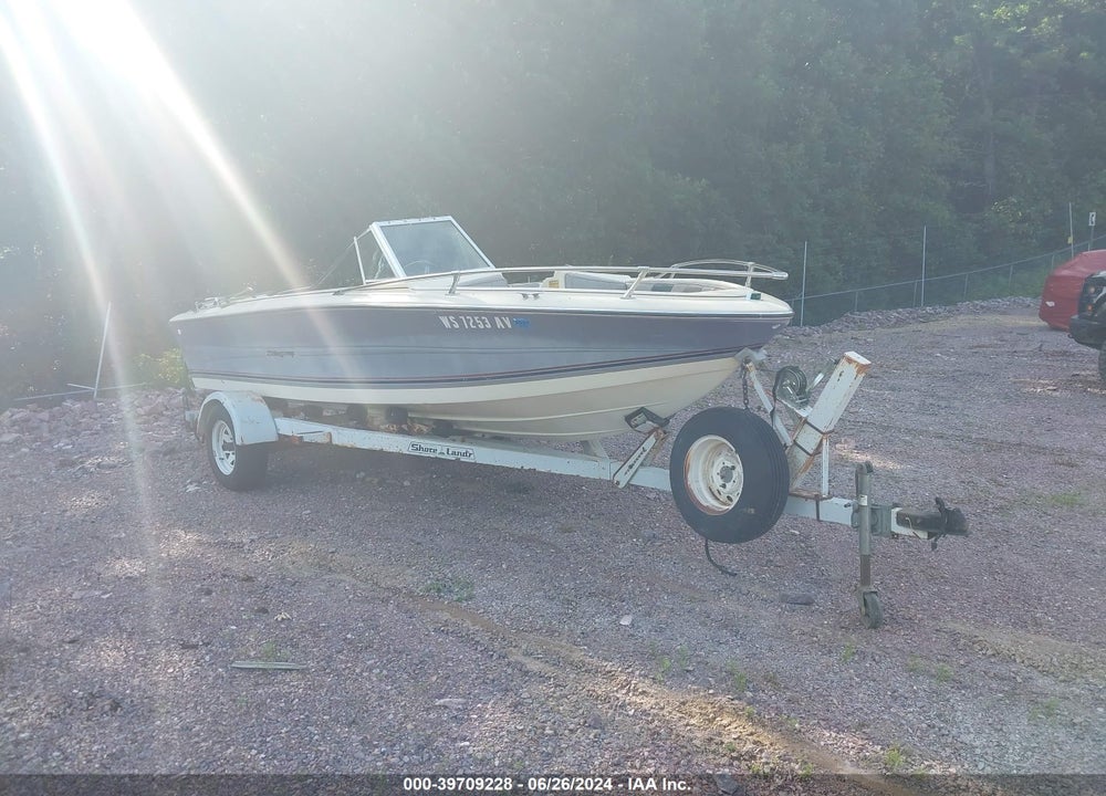 1985 STINGRAY SUPER SPORT BOAT W/TRAILER VIN: PNYA4878B585