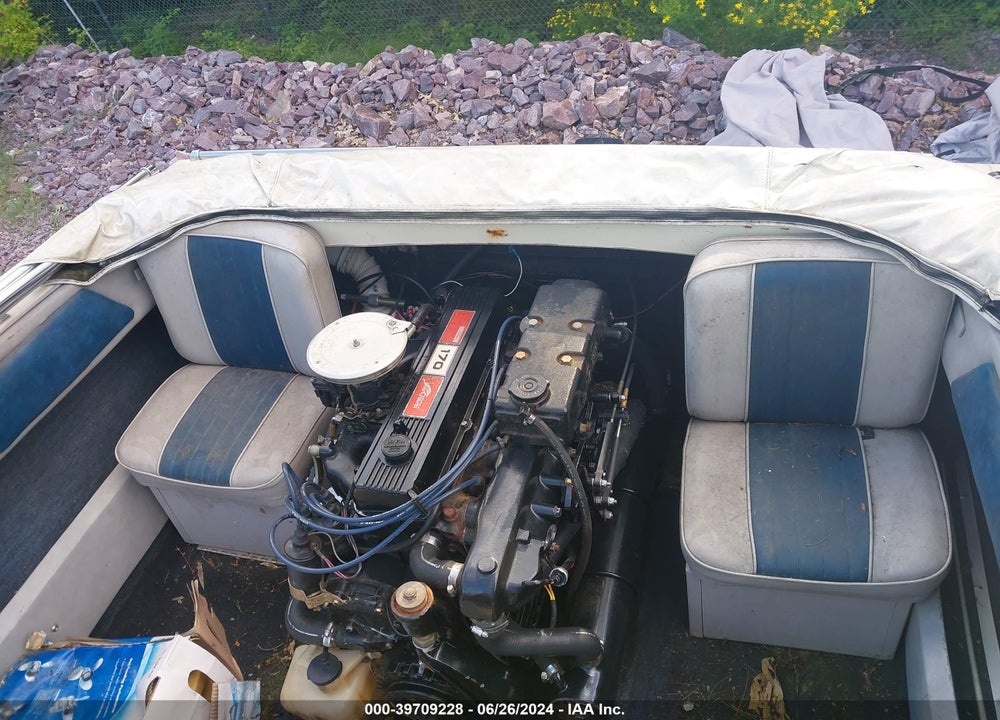 1985 STINGRAY SUPER SPORT BOAT W/TRAILER VIN: PNYA4878B585