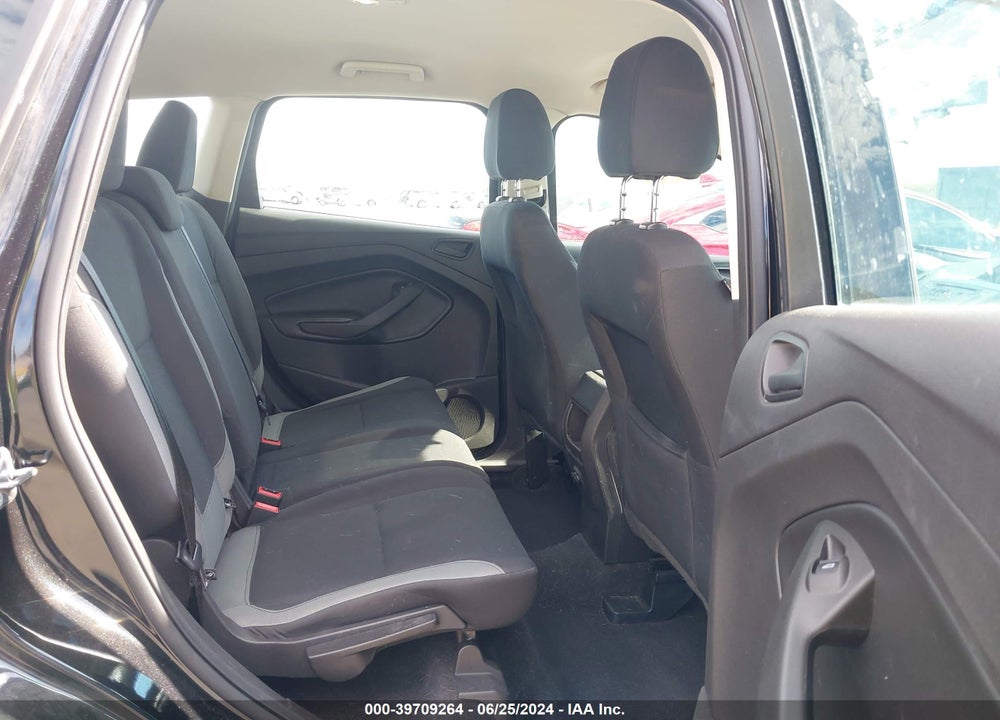 2015 FORD ESCAPE S VIN: 1FMCU0F70FUB47258