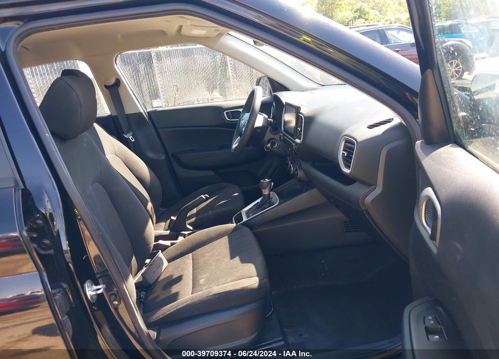 2021 HYUNDAI VENUE SE VIN: KMHRB8A35MU067678