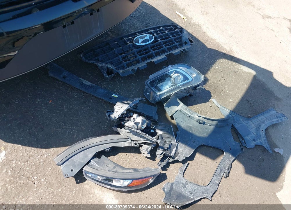 2021 HYUNDAI VENUE SE VIN: KMHRB8A35MU067678