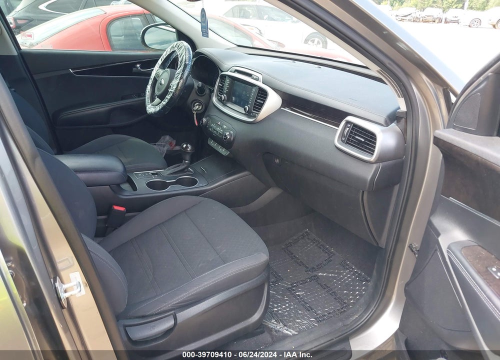 2017 KIA SORENTO 2.4L LX VIN: 5XYPG4A33HG246203