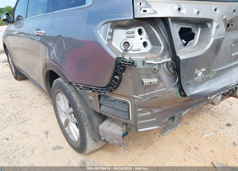 2017 KIA SORENTO 2.4L LX VIN: 5XYPG4A33HG246203