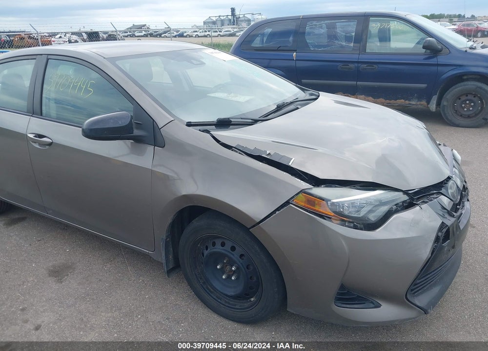 2017 TOYOTA COROLLA LE VIN: 5YFBURHE9HP724353