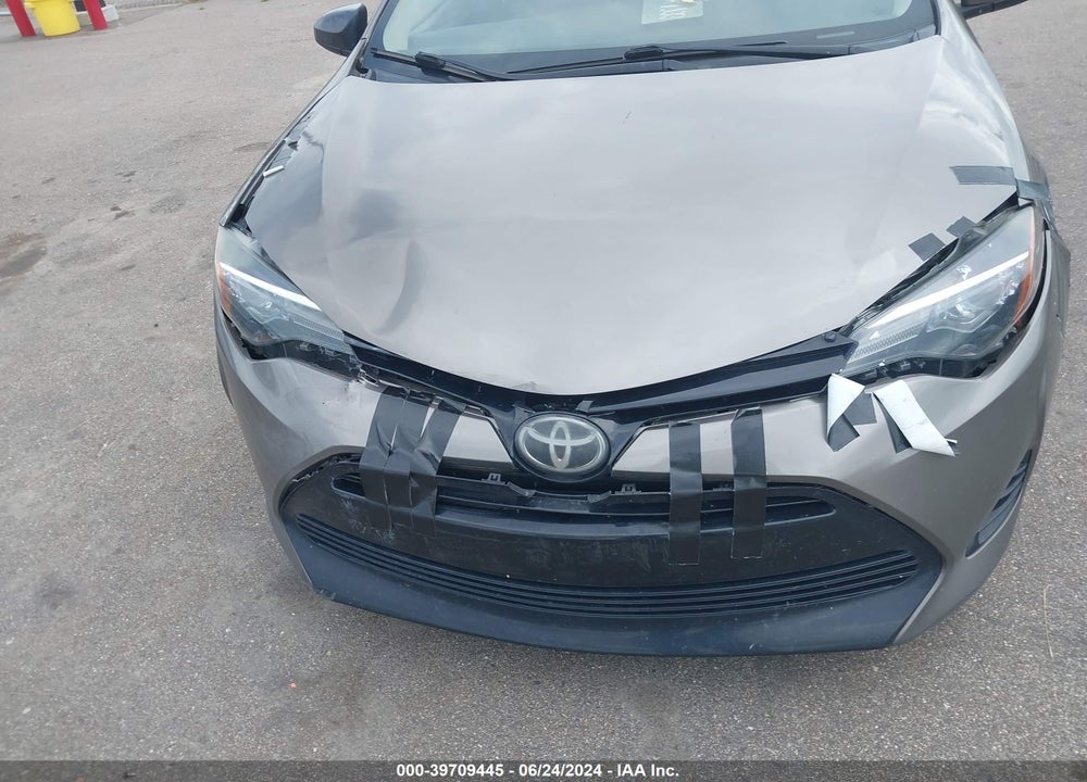 2017 TOYOTA COROLLA LE VIN: 5YFBURHE9HP724353
