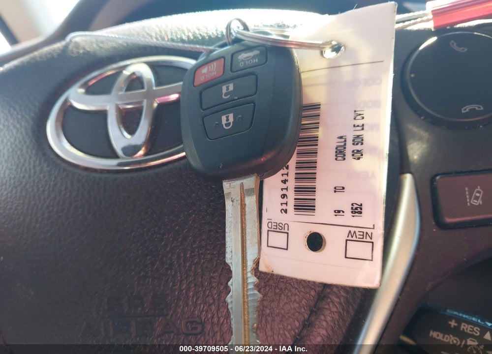 2019 TOYOTA COROLLA LE VIN: 5YFBURHE2KP945462