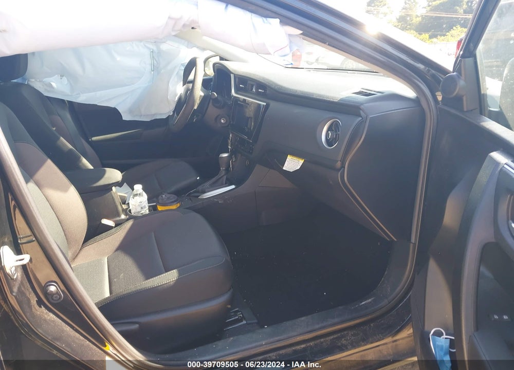 2019 TOYOTA COROLLA LE VIN: 5YFBURHE2KP945462