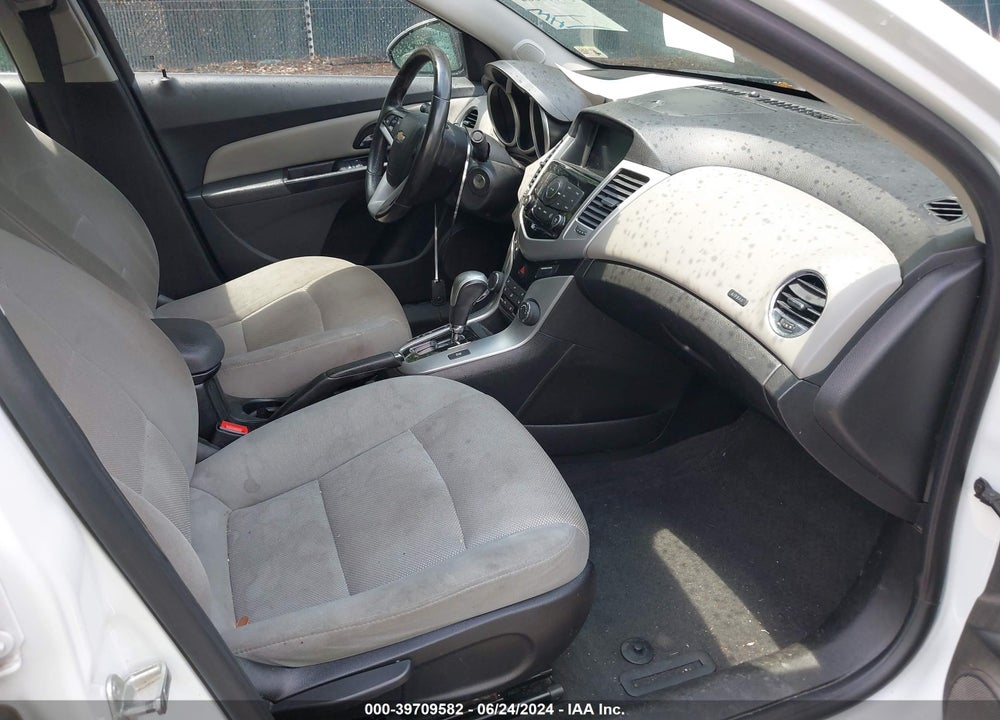 2014 CHEVROLET CRUZE 1LT AUTO VIN: 1G1PC5SB6E7173420