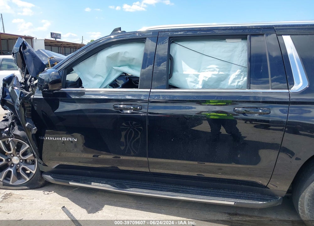 2022 CHEVROLET SUBURBAN 2WD LT VIN: 1GNSCCKD7NR260939