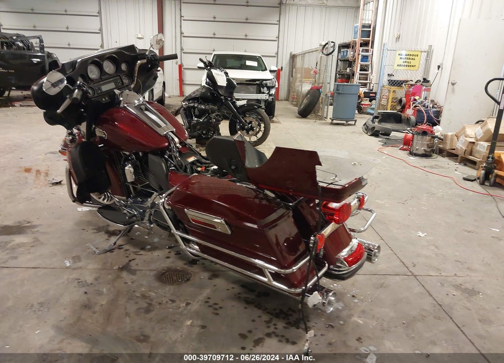 2010 HARLEY-DAVIDSON FLHTCU VIN: 1HD1FC418AB642610