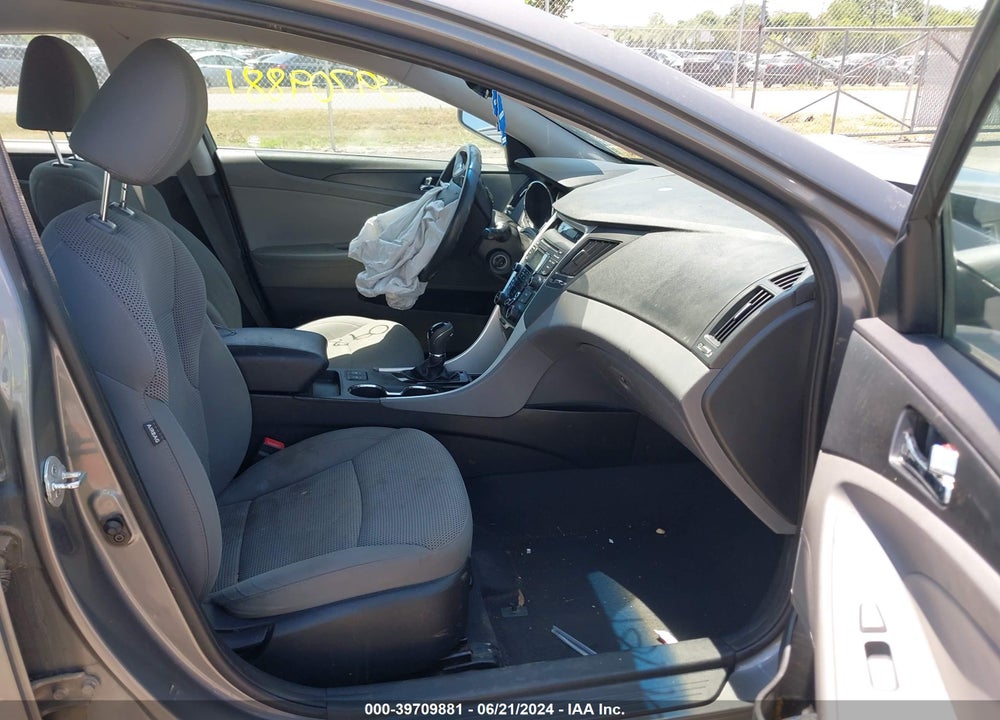 2013 HYUNDAI SONATA GLS VIN: 5NPEB4AC7DH770902