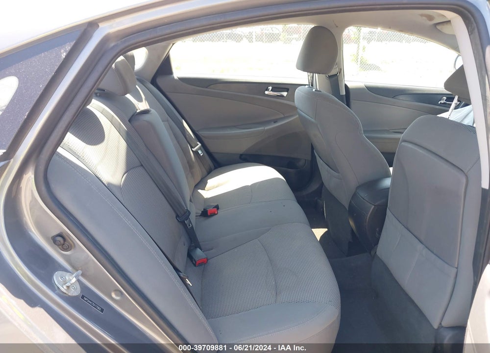 2013 HYUNDAI SONATA GLS VIN: 5NPEB4AC7DH770902