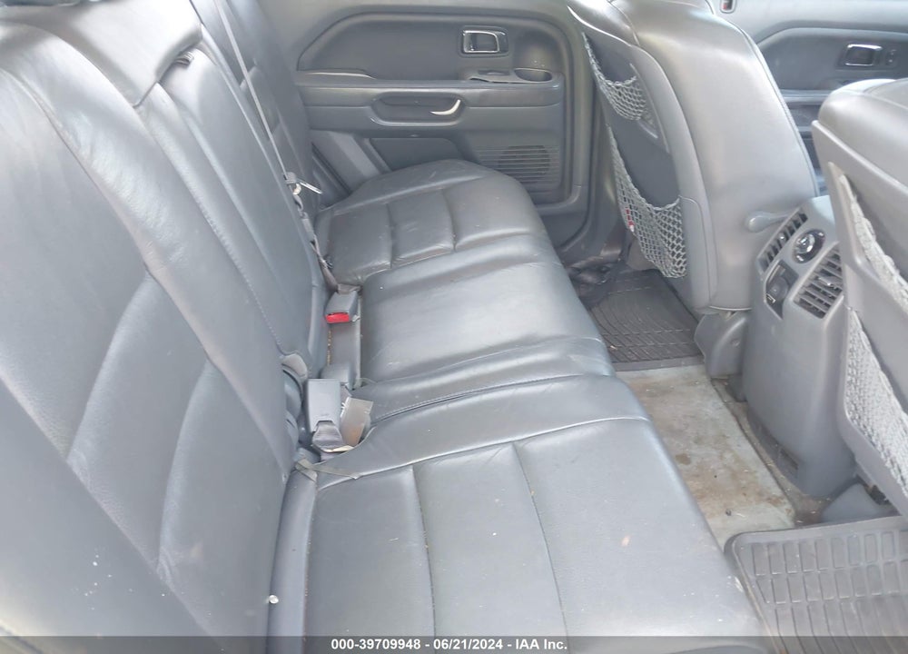 2006 HONDA PILOT EX-L VIN: 5FNYF28556B005248