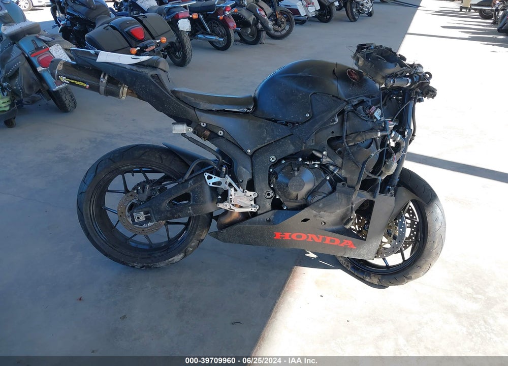 2020 HONDA CBR600 RR VIN: JH2PC40J7LK600200