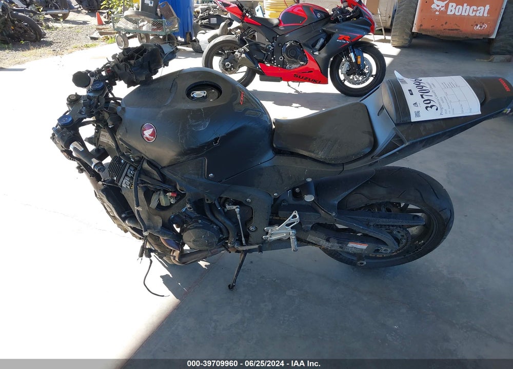 2020 HONDA CBR600 RR VIN: JH2PC40J7LK600200