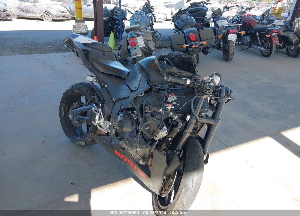 2020 HONDA CBR600 RR VIN: JH2PC40J7LK600200