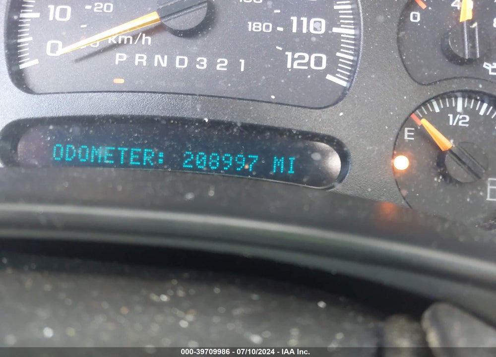 2006 CHEVROLET SUBURBAN 1500 LS VIN: 1GNEC16Z66J131615