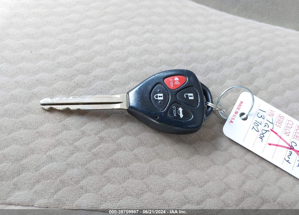 2010 TOYOTA CAMRY LE VIN: 4T1BF3EK4AU046259