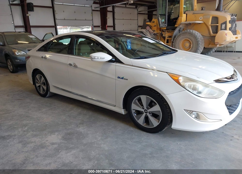 2011 HYUNDAI SONATA HYBRID VIN: KMHEC4A44BA010836