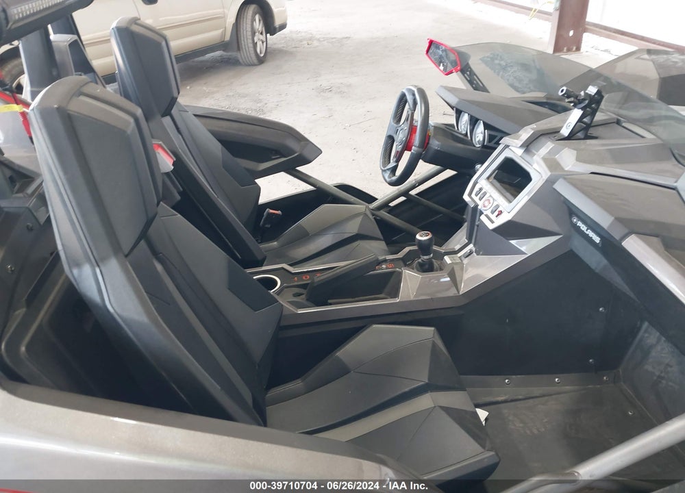 2015 POLARIS SLINGSHOT VIN: 57XAASFA6F5105240