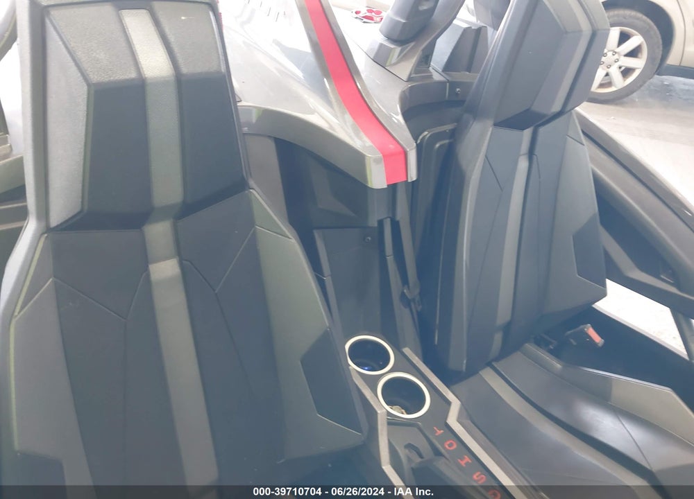 2015 POLARIS SLINGSHOT VIN: 57XAASFA6F5105240
