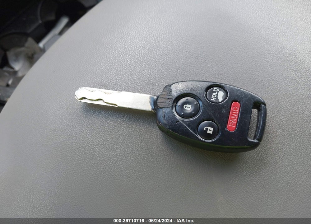 2013 HONDA PILOT TOURING VIN: 5FNYF4H92DB025856