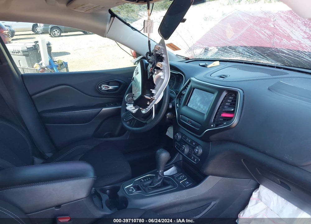 2019 JEEP CHEROKEE LATITUDE FWD VIN: 1C4PJLCB2KD406402