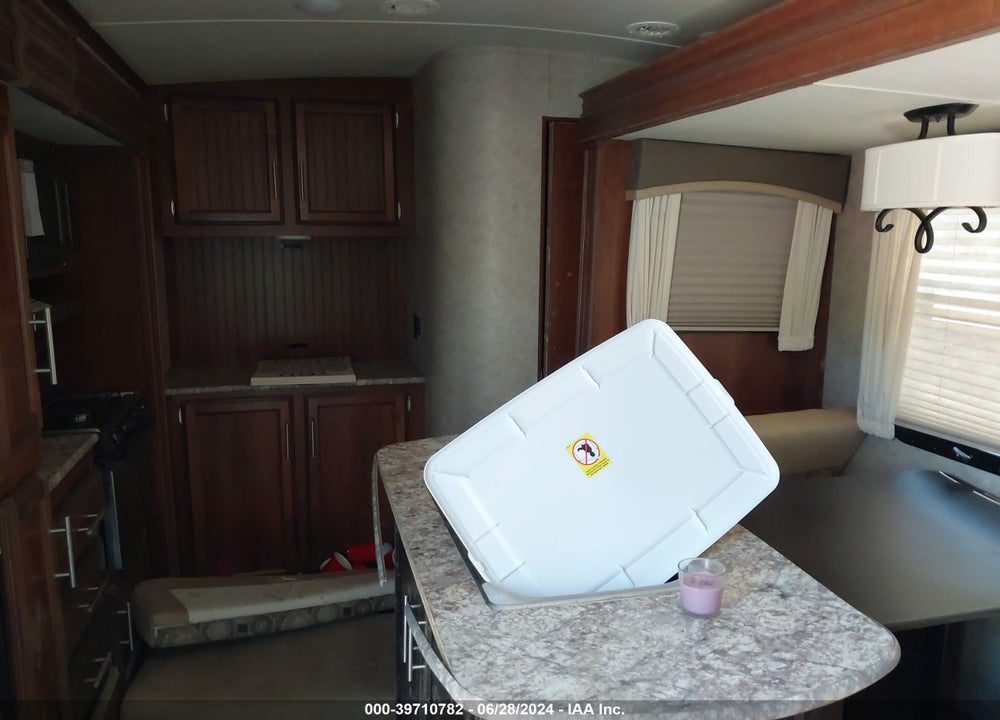 2016 JAYCO EAGLE VIN: 1UJBJ0BT5G1CY0065