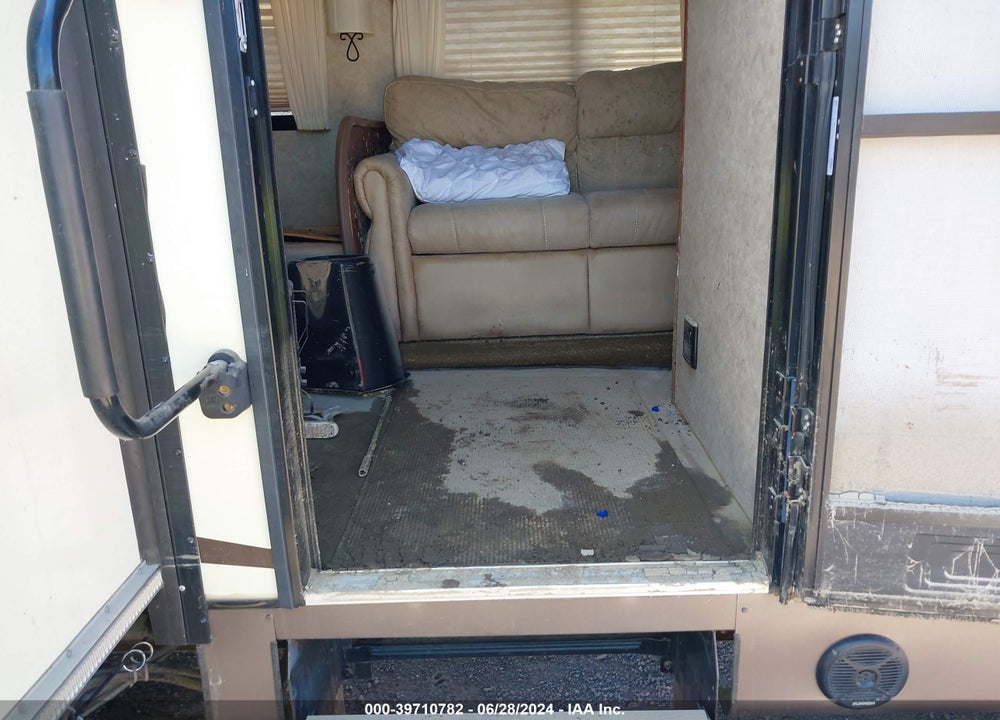 2016 JAYCO EAGLE VIN: 1UJBJ0BT5G1CY0065
