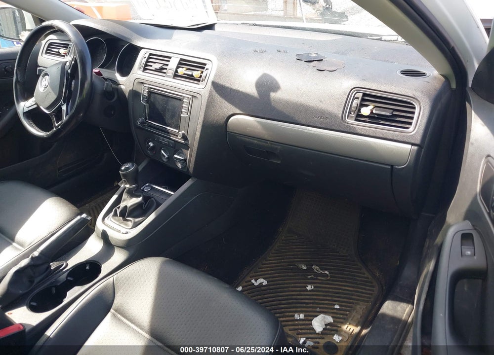 2017 VOLKSWAGEN JETTA 1.4T SE VIN: 3VWB67AJ2HM395313