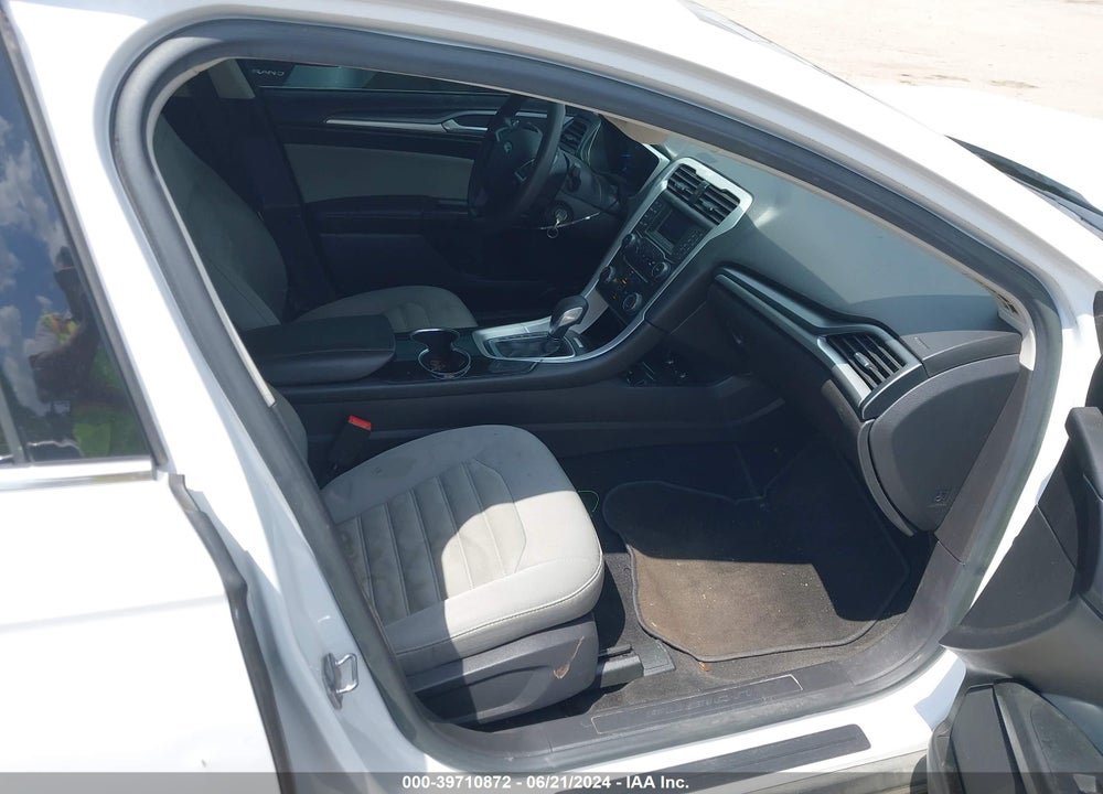 2015 FORD FUSION S VIN: 3FA6P0G74FR252809