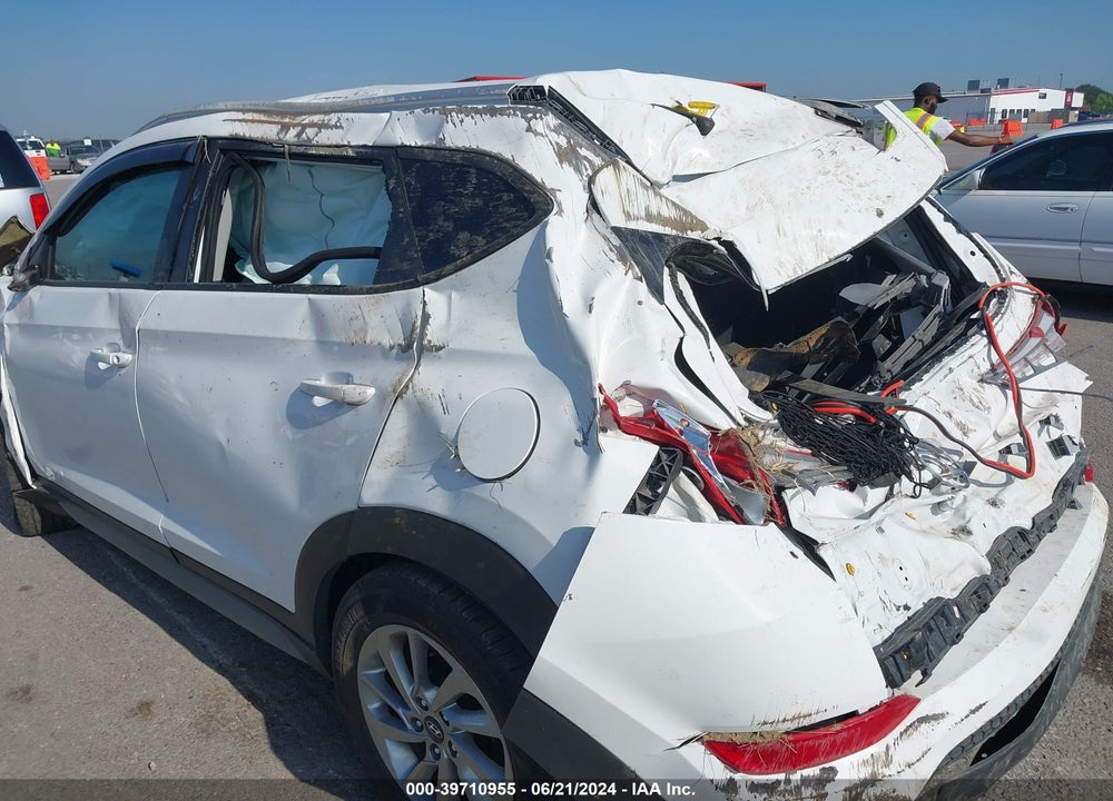 2018 HYUNDAI TUCSON SEL VIN: KM8J3CA49JU666309