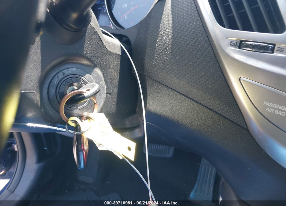 2016 HYUNDAI VELOSTER VIN: KMHTC6AD7GU274707