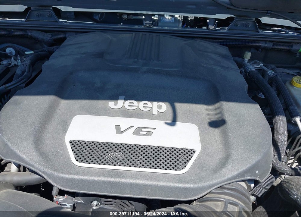 2015 JEEP WRANGLER UNLIMITED SAHARA VIN: 1C4HJWEG7FL670516