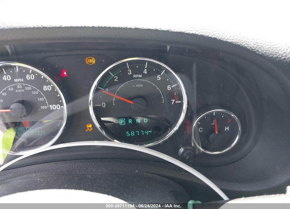 2015 JEEP WRANGLER UNLIMITED SAHARA VIN: 1C4HJWEG7FL670516
