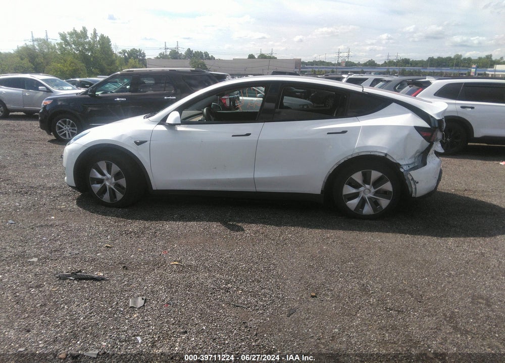 2022 TESLA MODEL Y LONG RANGE DUAL MOTOR ALL-WHEEL DRIVE VIN: 7SAYGAEE3NF381136