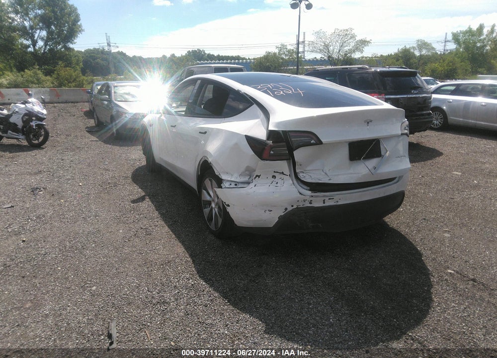 2022 TESLA MODEL Y LONG RANGE DUAL MOTOR ALL-WHEEL DRIVE VIN: 7SAYGAEE3NF381136