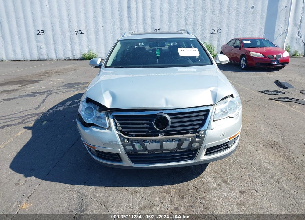 2010 VOLKSWAGEN PASSAT KOMFORT VIN: WVWXL7AN9AE027484