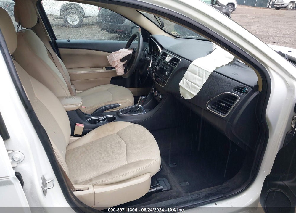 2014 CHRYSLER 200 LX VIN: 1C3CCBAB5EN122075